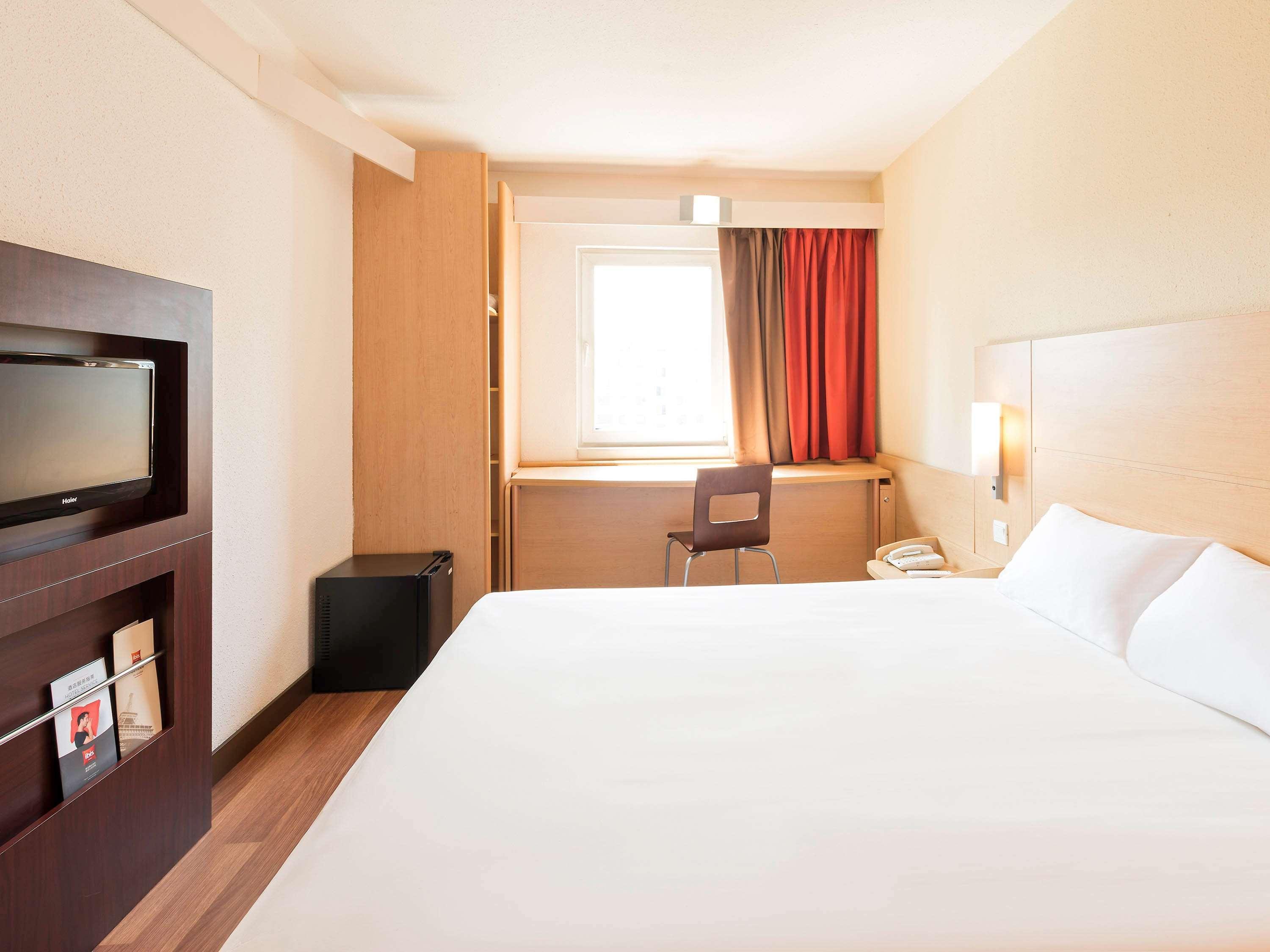 Ibis Wuxi Hi Tech Hotel Bagian luar foto