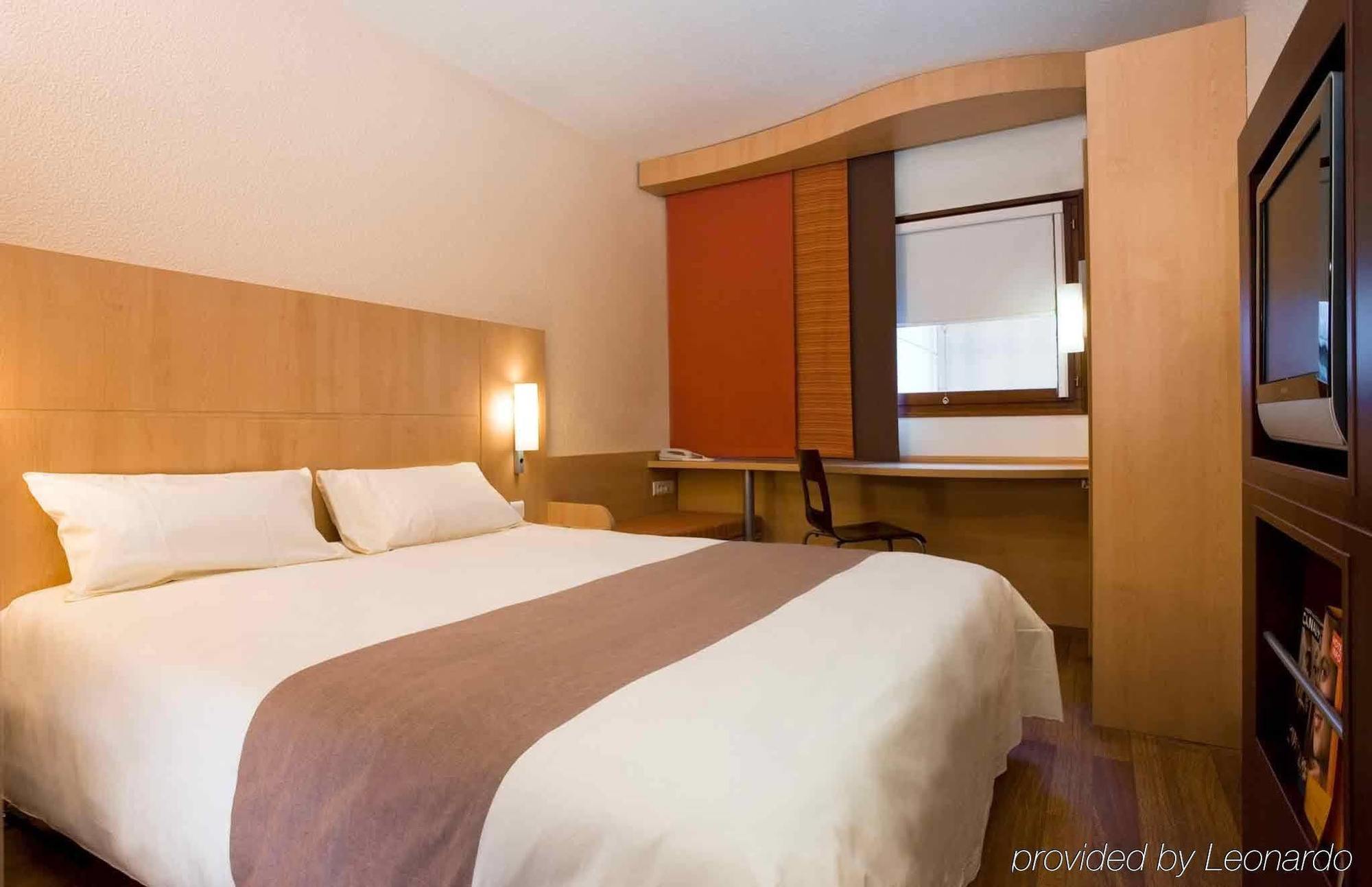 Ibis Wuxi Hi Tech Hotel Bagian luar foto