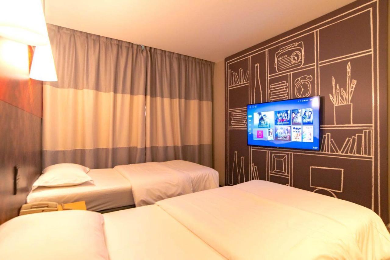 Ibis Wuxi Hi Tech Hotel Bagian luar foto