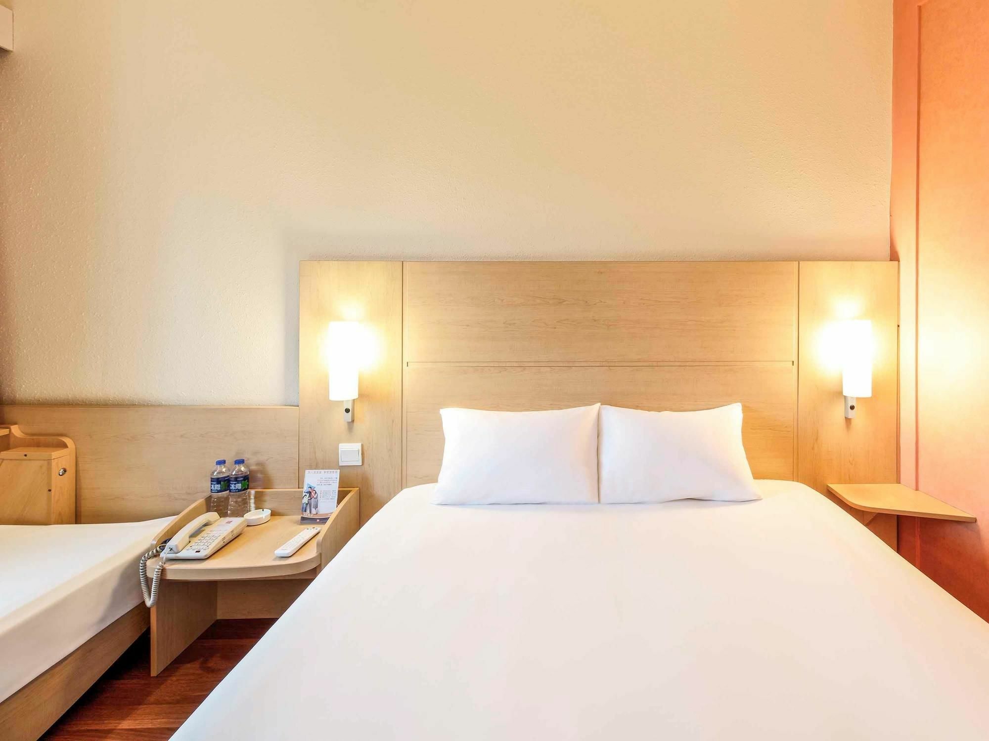 Ibis Wuxi Hi Tech Hotel Bagian luar foto